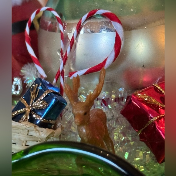 SOLD- Handmade Holiday vintage centerpiece 🌲 - Picture 4 of 9